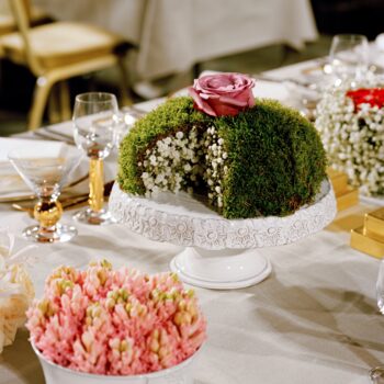 Nobel Banquet flower cake decorations.